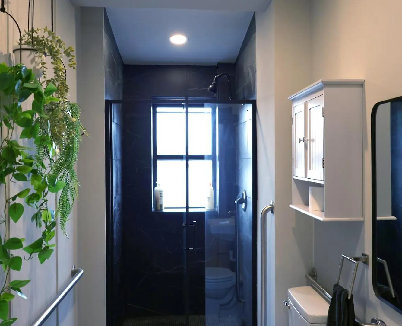 Brand New Private Room Englewood