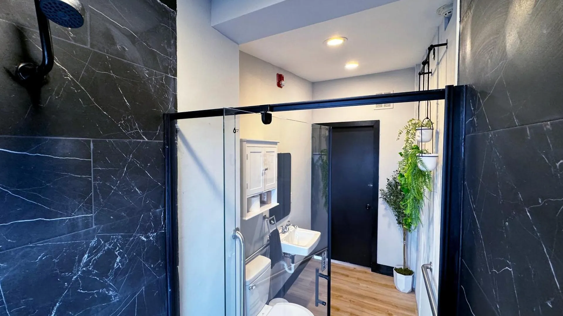 Brand New Private Room Englewood