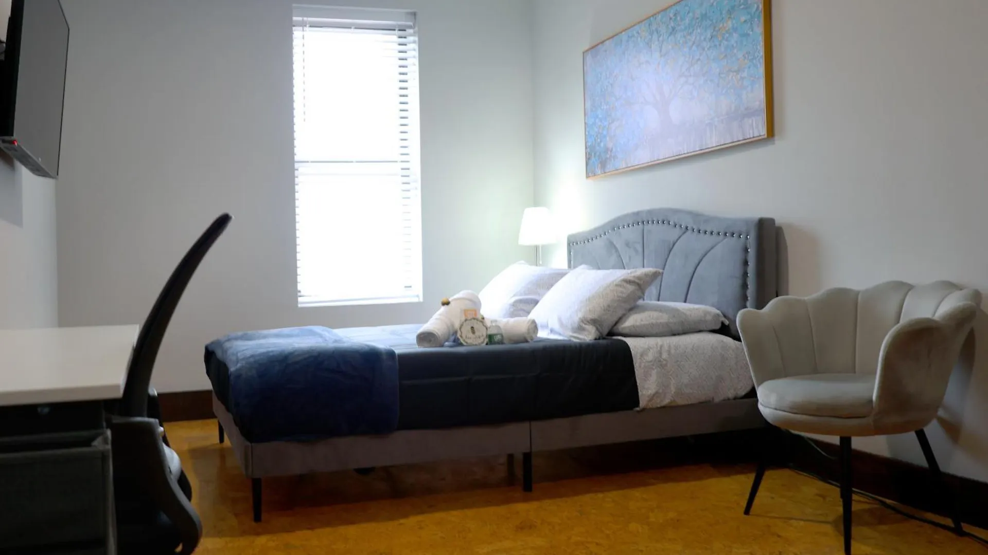 Brand New Private Room Englewood