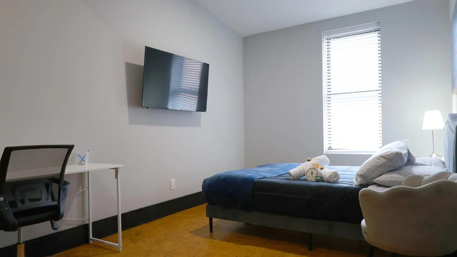 Gasthof Brand New Private Room Englewood