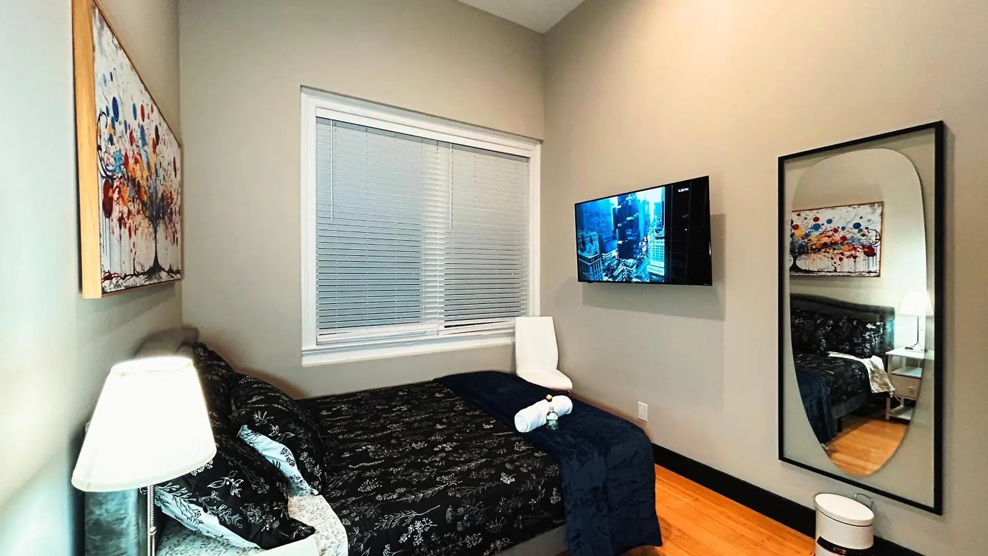 Gasthof Brand New Private Room Englewood