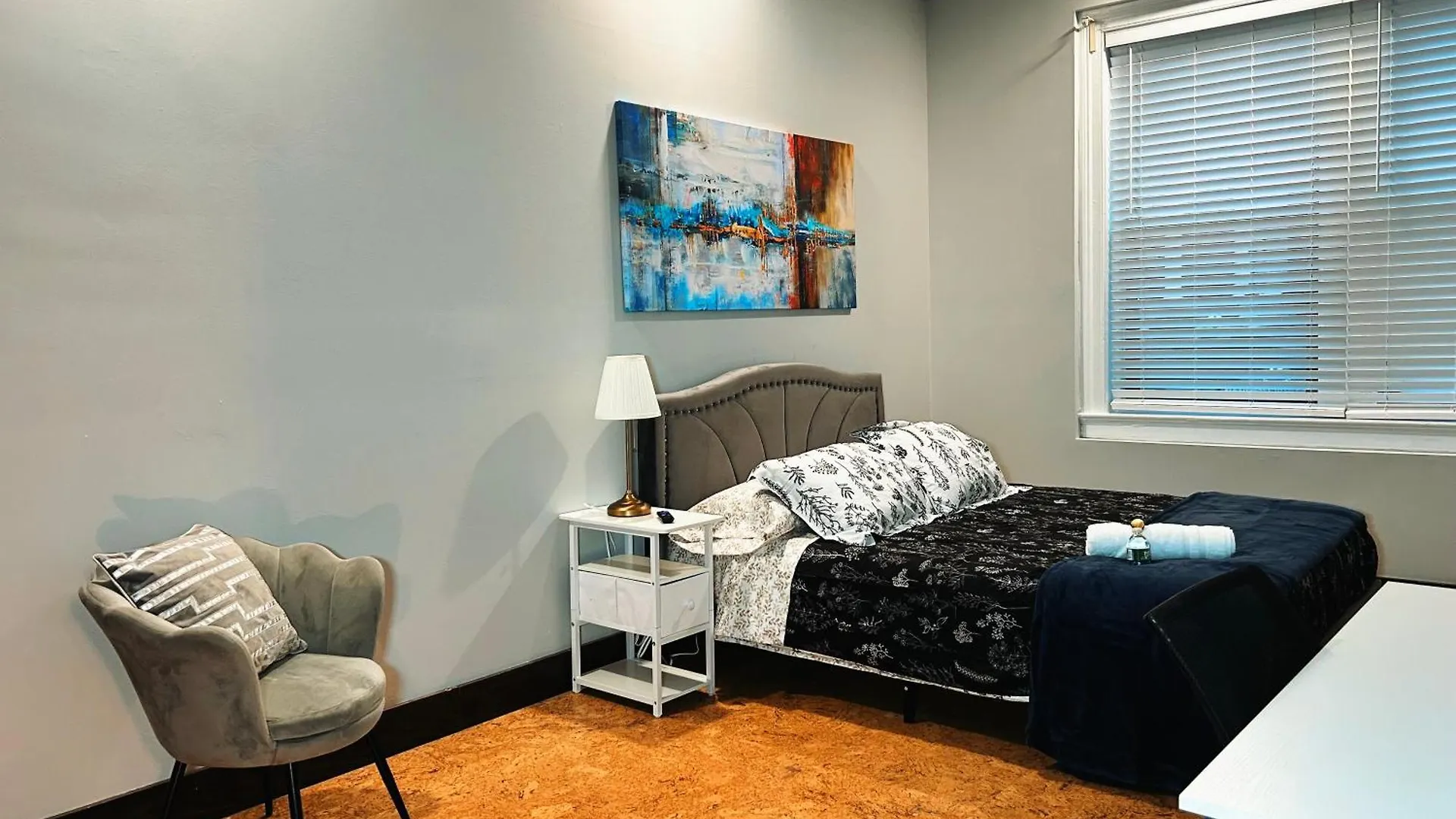Gasthof Brand New Private Room Englewood
