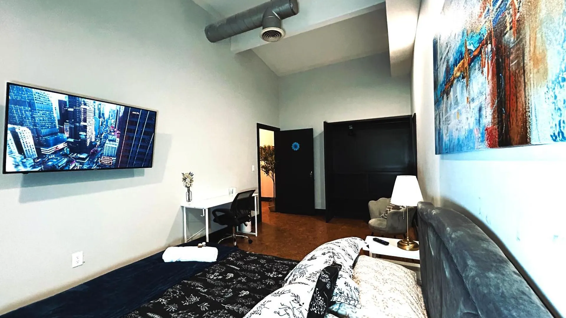Brand New Private Room Englewood 0*,